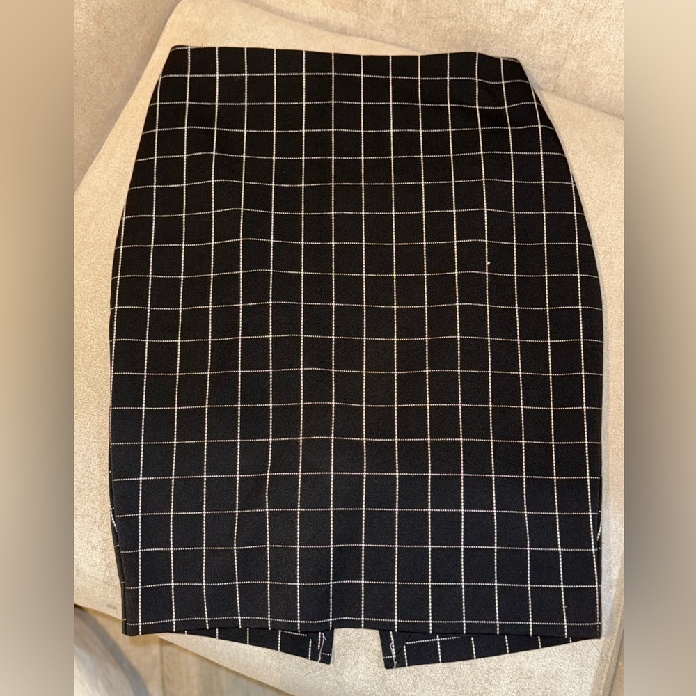 Express Black and White Checkered Pencil Skirt